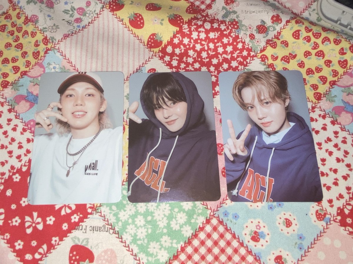 TREASURE Wonderwall A . ver 🧍🏻‍♀️✋🏼☘️

ว่าง ฮยอนซอก โยชิ โดยอง

  * เมมละ 70 ค่าส่ง 20 * รับ 3 เมมส่งฟรี 🚿

#ตลาดนัดtreasure #ตลาดนัดเด็กสมบัติ