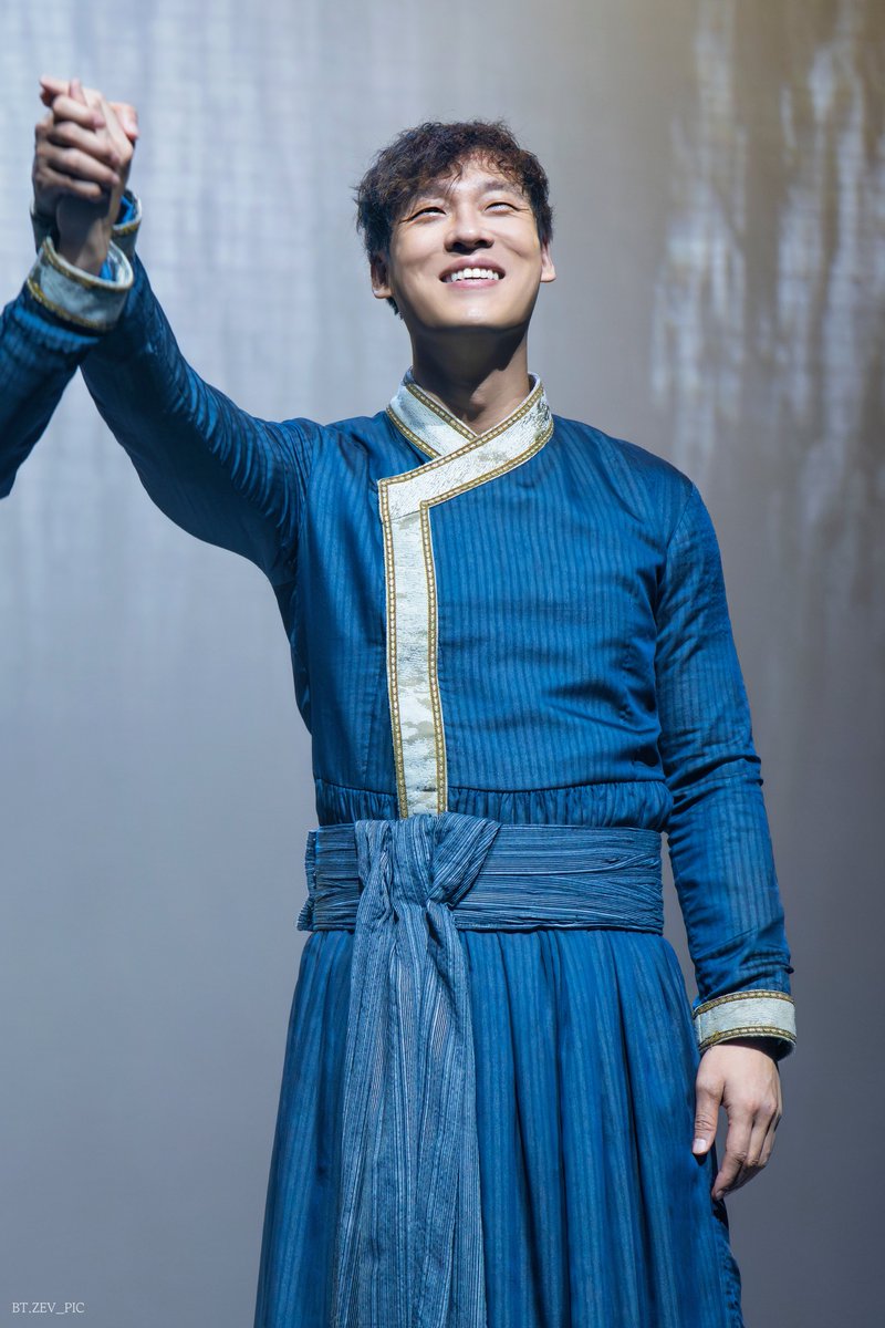 BT.ZEV_PIC tweet media