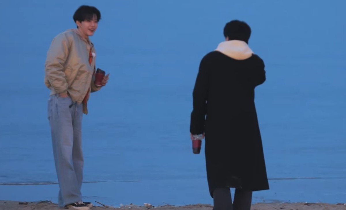 มันคือความสัมพันธ์ที่เป็นความสบายใจให้กันอ่ะ แค่ดูยังรู้สึกได้ถึงความสบายใจของทั้งสองคนนี้เลย มวลมันเบาๆ แต่ทุกอย่างเป็นธรรมชาติ เข้าใจมั้ยㅠㅠㅠㅠㅠㅠㅠㅠ