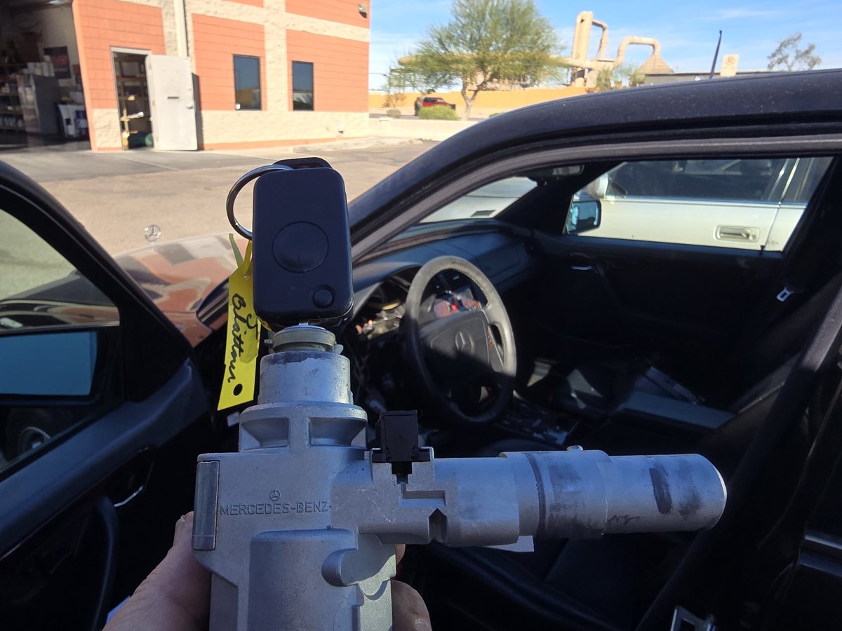alcatrazlock's tweet photo. Mercedes-Benz ignition removal and repair, the key was hard to insert into the ignition, and the steering lock was sticking, so I repaired both! https://t.co/xQPzaIcGPI
