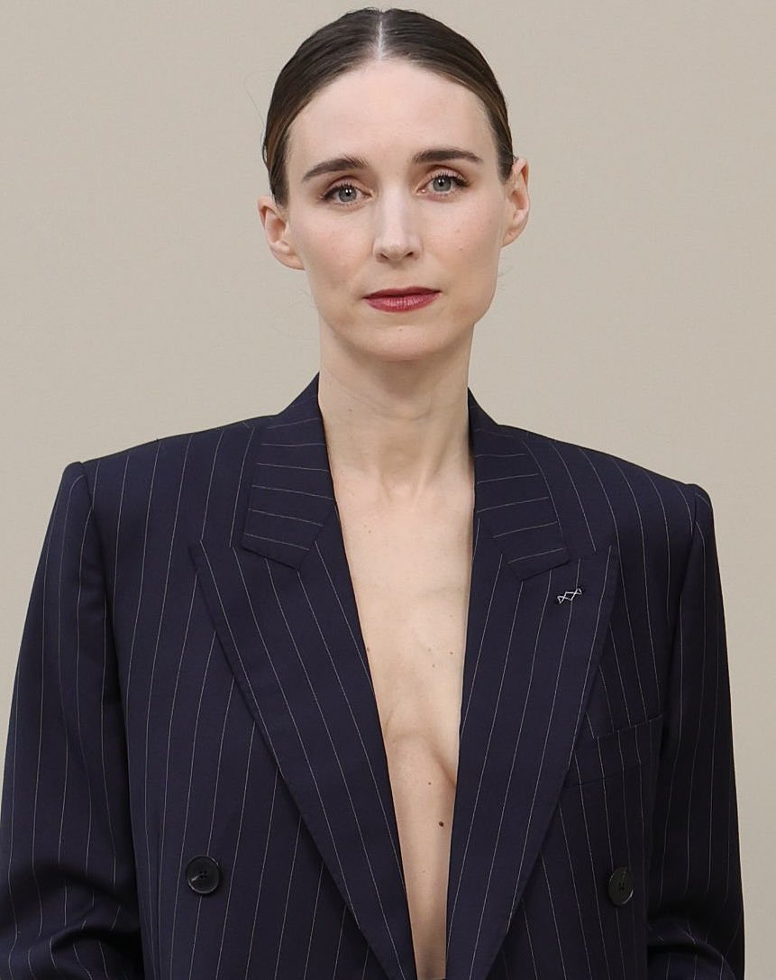 rooneydaily's tweet image. Rooney Mara at #Givenchy Fall 2026 during Paris Fashion Week
