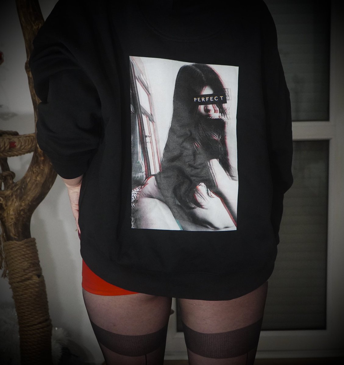 Goddes_Nadia's tweet photo. Niespodziankę czas zacząć 😎
Z okazji tak wspaniałej aktywności na kanale 🫢 czas was wynagrodzić 💋😎
!!! LOSOWANIE !!!
RT+LIKE+ OBS u @MstressSuccubus 
Do wygrania moja autorska bluza ze mną na plecach 💋 i niepowtarzalnym zdjęciem 💋 finał losowania jutro 21:30

Królowa umysłu Nadia 😈 👑