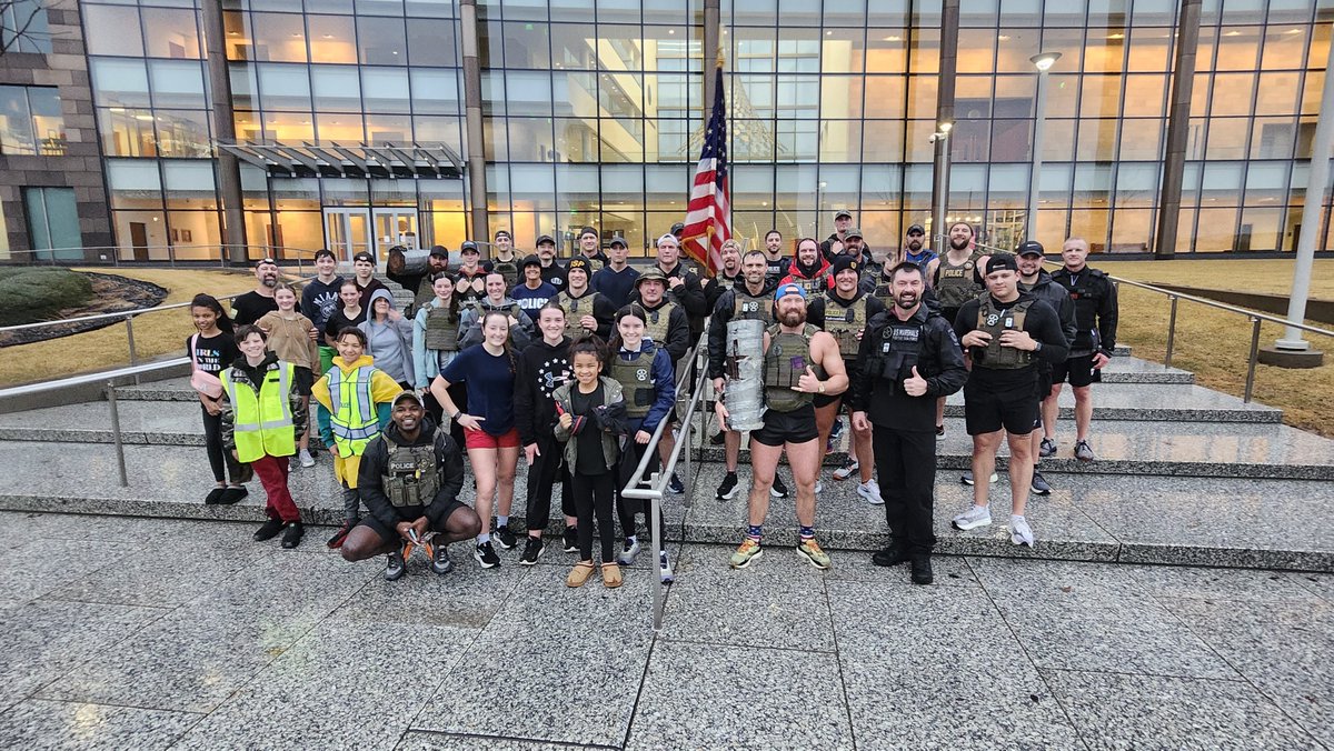 USMSCedarRapids's tweet photo. On March 6, USMS N/IA hosted the 10th annual Fallen Heroes Honor Run in Cedar Rapids, IA. The run is a nationwide event hosted by USMS to commemorate and remember fallen officers across the country. A big thank you to all of the participants!

#USMS #HonorRun #Rememberthefallen https://t.co/sUtOVNPo1r