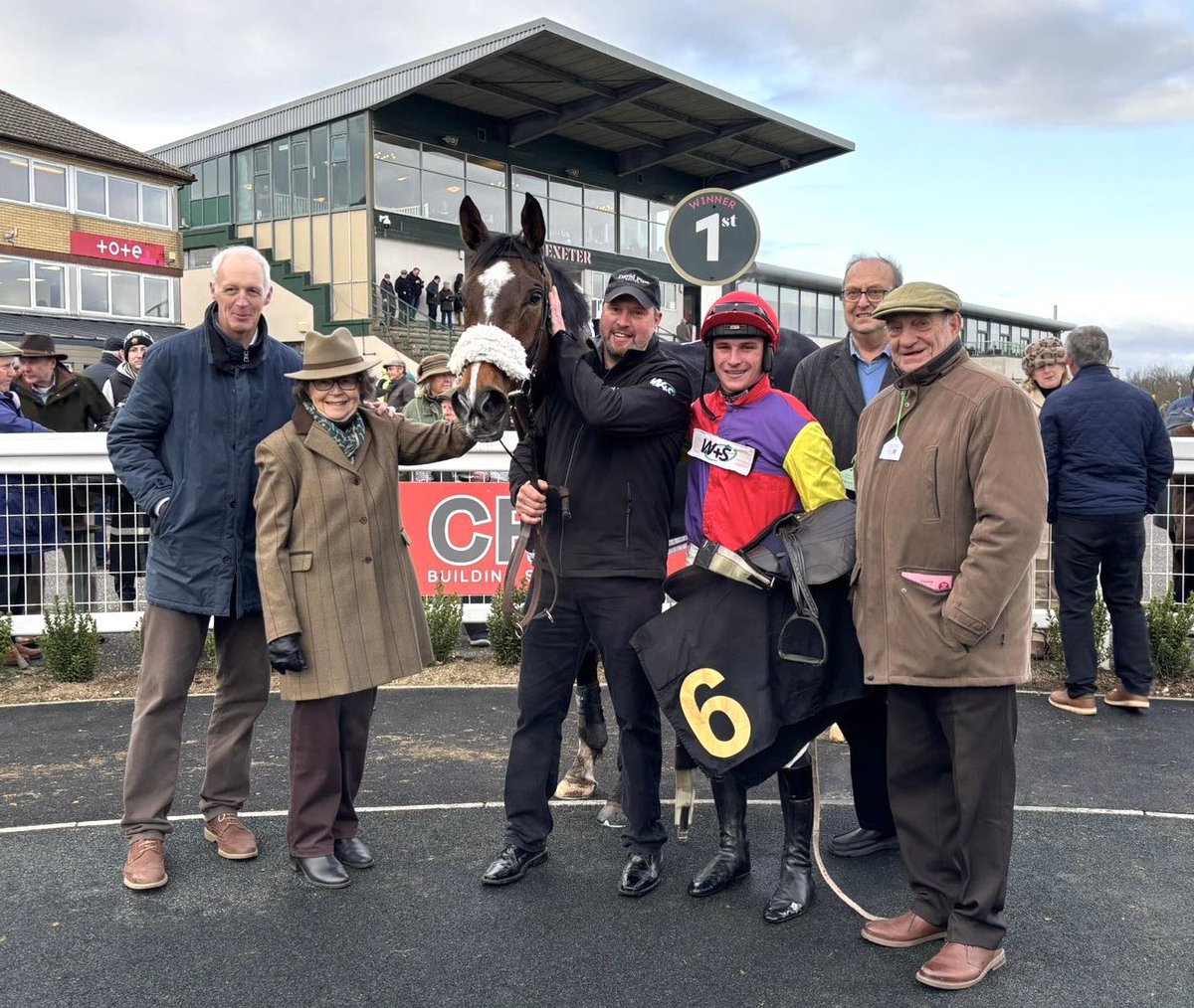 TomMaloneBloodstock tweet media