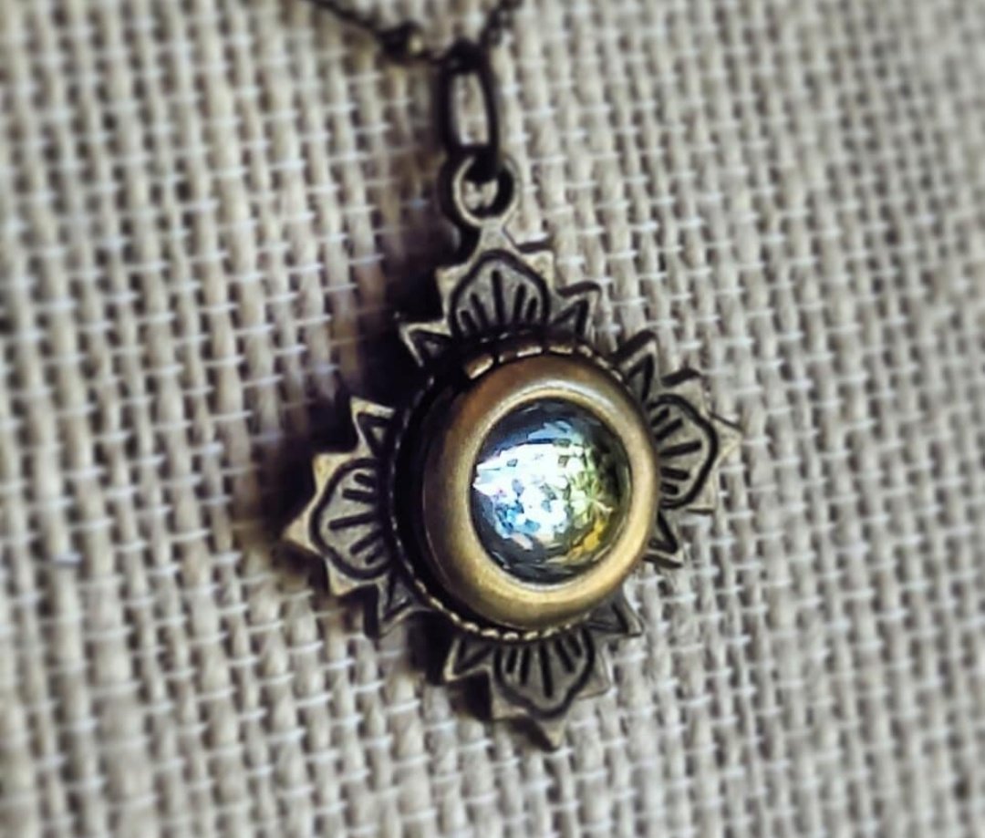 8EternalVerses8's tweet photo. To the thieves that broke into my house in 2021 and stole my jewelry...know that I still hate you and curse you every chance I get☠️ https://t.co/C8iYe7OpnG