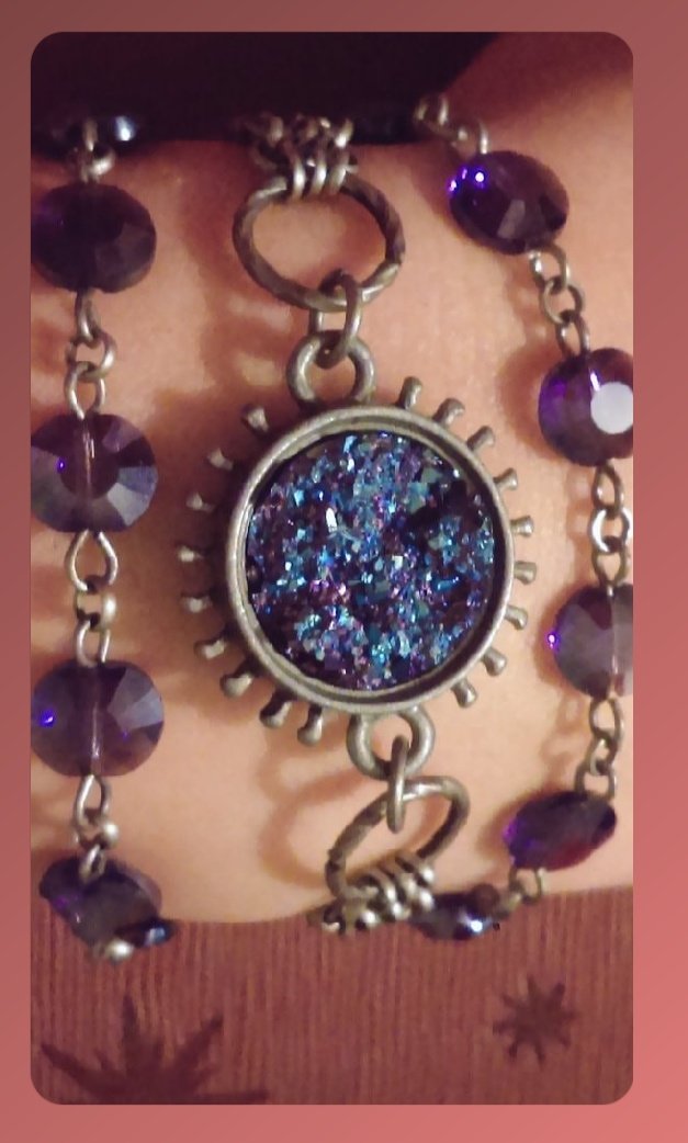8EternalVerses8's tweet photo. To the thieves that broke into my house in 2021 and stole my jewelry...know that I still hate you and curse you every chance I get☠️ https://t.co/C8iYe7OpnG