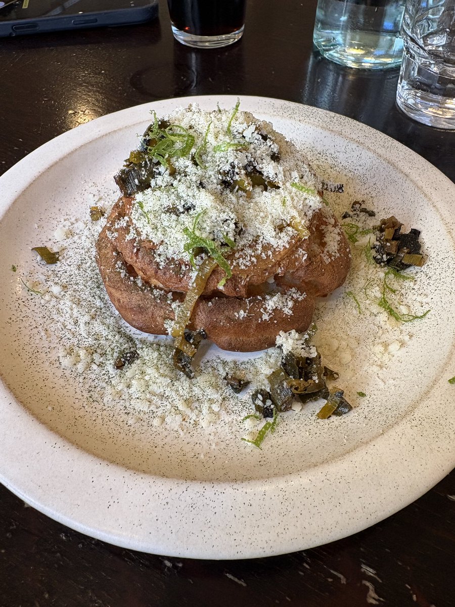 Les Tasters tweet media