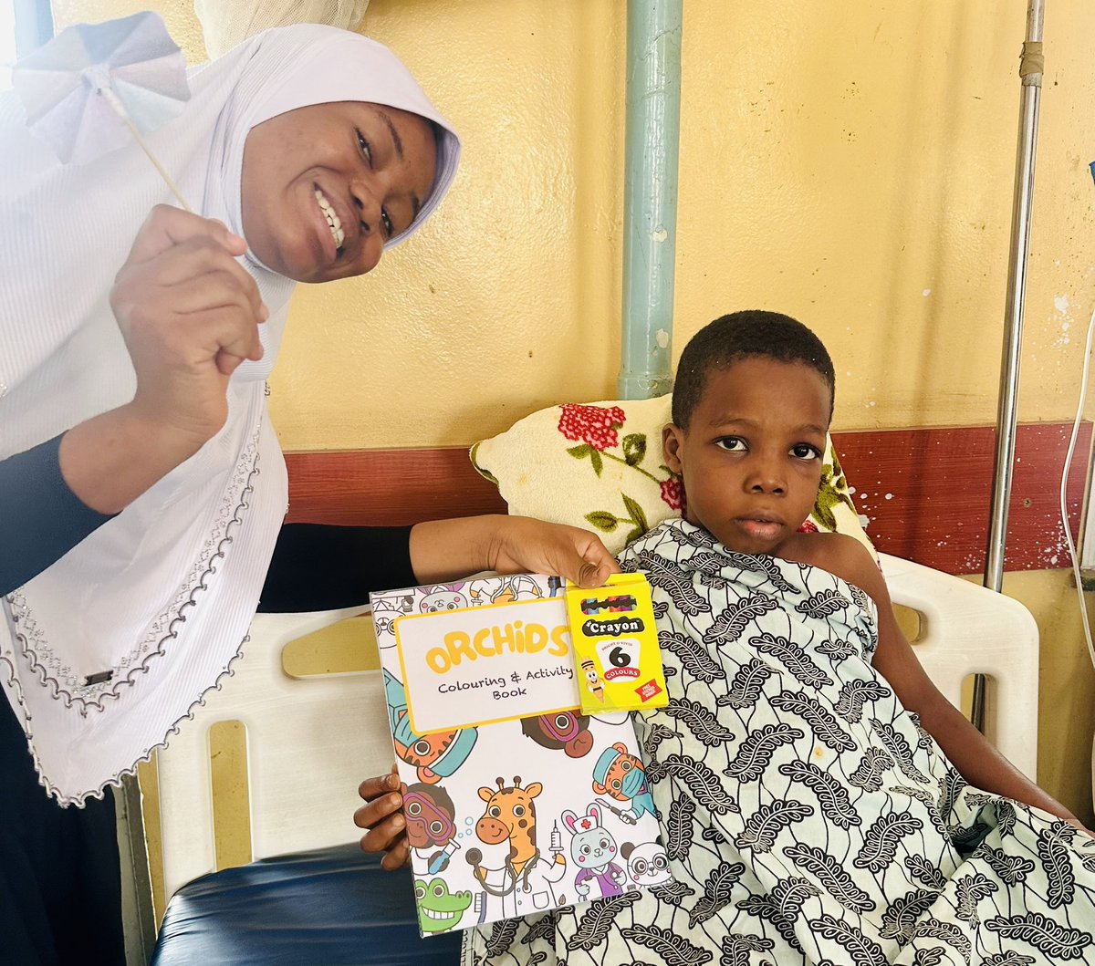 orchidsforkids's tweet photo. Did you know children who are hospitalized for long periods often experience fear, loneliness, and anxiety because they are away from home, school, and friends?🥺🥺

At Orchids, we replace fear with safe play💜💛

#healthcareheroes #orchids #ngo https://t.co/c5liPLEhyM