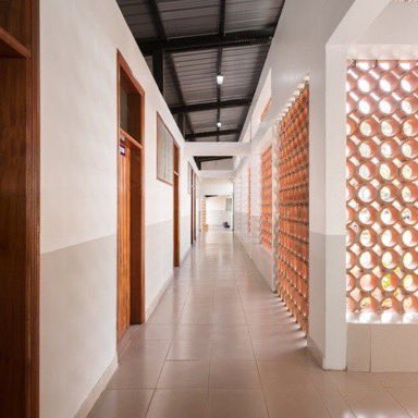 Kachumbala Maternity Unit, a healthcare facility located in rural Uganda📍

Architecture that breathes. Perforated terracotta screens filtering light, airflow, and heat.
Architecture works with climate not against it.