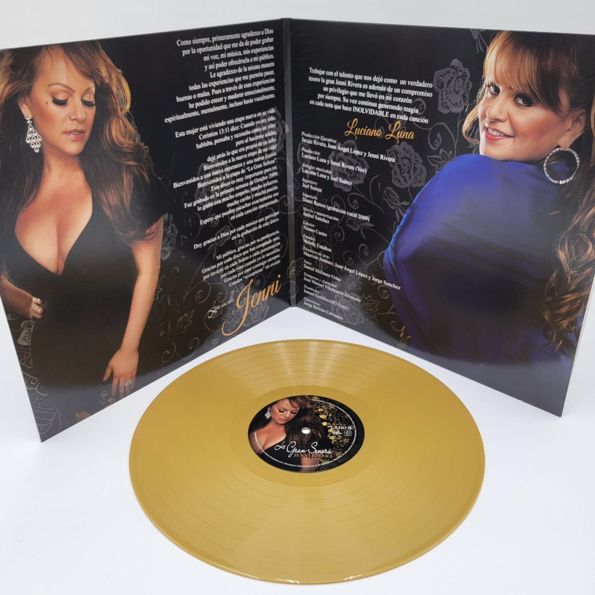 La Gran Señora (Banda) en cd + vinilo ya disponible! 🎺🖤

Mexico: a.co/d/0d4JvydU

Mixup: tinyurl.com/3852b4zf

Amazon: a.co/d/0gfLUssQ

Jenni Rivera Fashion: jenniriverafashion.com/collections/cds

Record Store Day: recordstoreday.com/UPC/1987048438…

Target: tinyurl.com/5xnjbj9d
