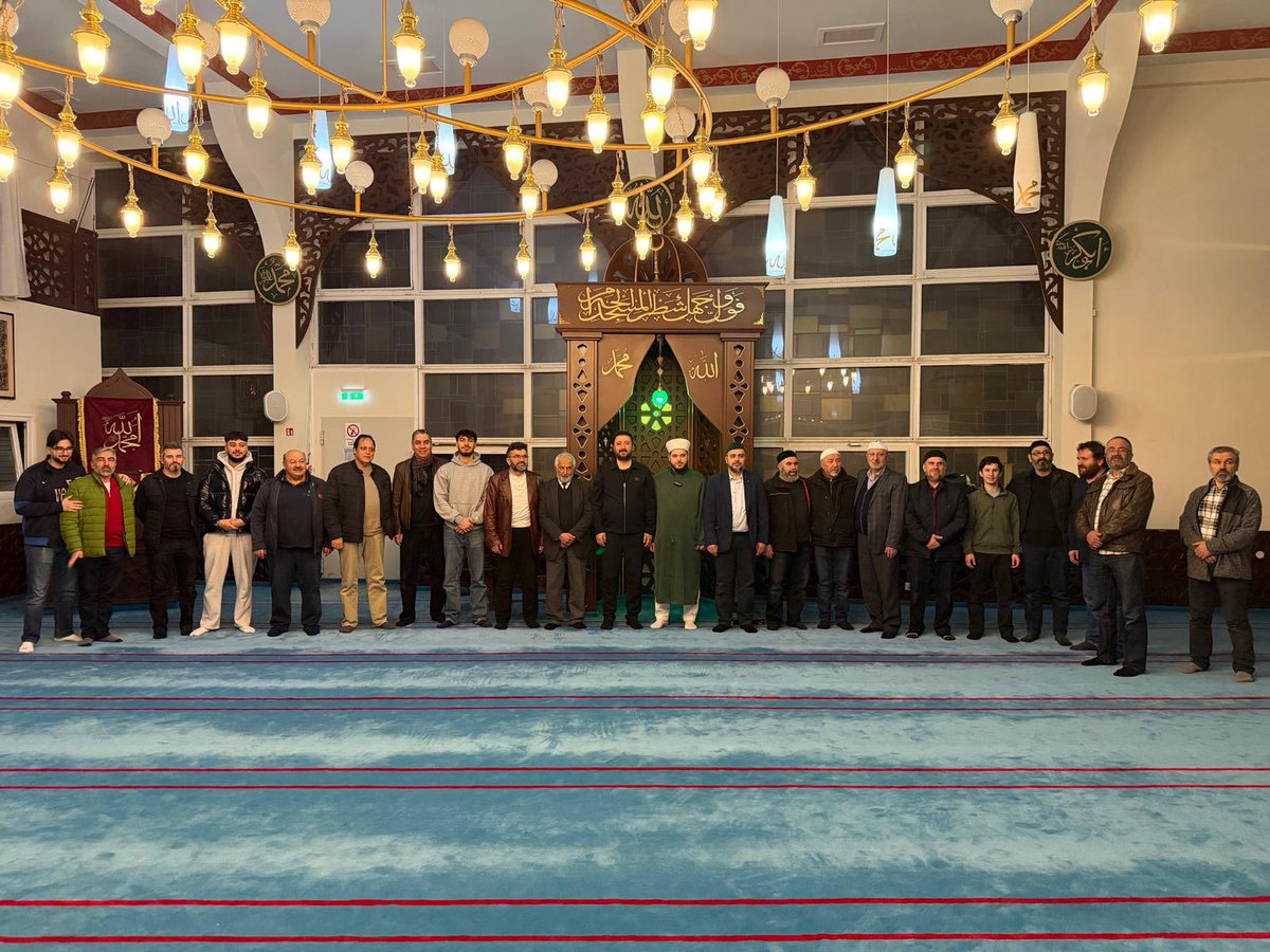 EmreCaliskan_50's tweet photo. 📍Düisburg / Almanya

İftarımızı Düisburg Ayasofya Cami Derneği'nde hemşehrilerimizle açtık.

Memleketten kilometrelerce uzakta Ramazan iklimini yaşayan ve  yaşatan vatandaşlarımızın memleket özlemi ve sevgisi anlatılmaz ancak yaşanır. https://t.co/nI2W4jfrxQ