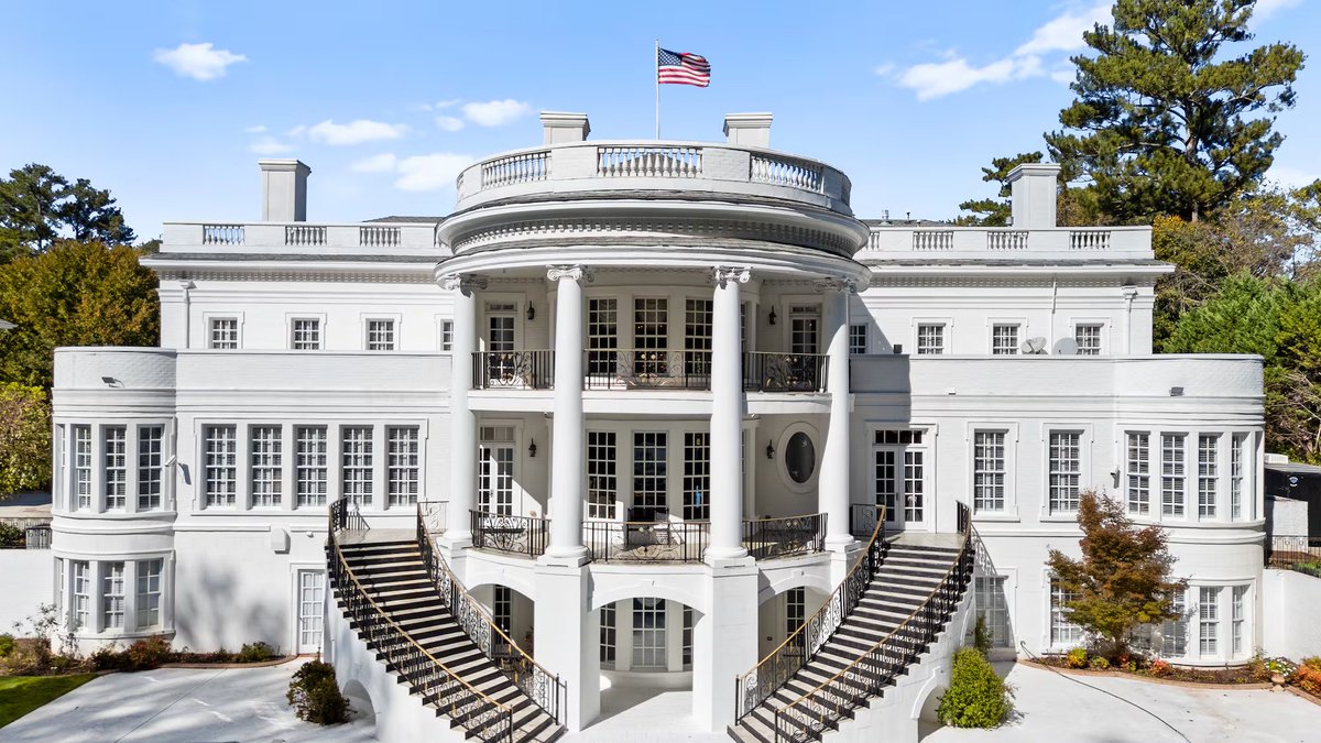 GAFollowers's tweet photo. They’re asking $35 million for the Georgia “White House.” 💸 https://t.co/RhhPwjLEsM