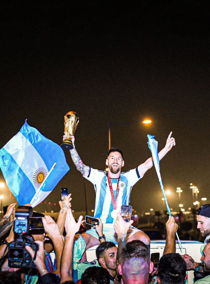 En Junio vuelven a ser fanáticos de Messi.

Siempre fue así.