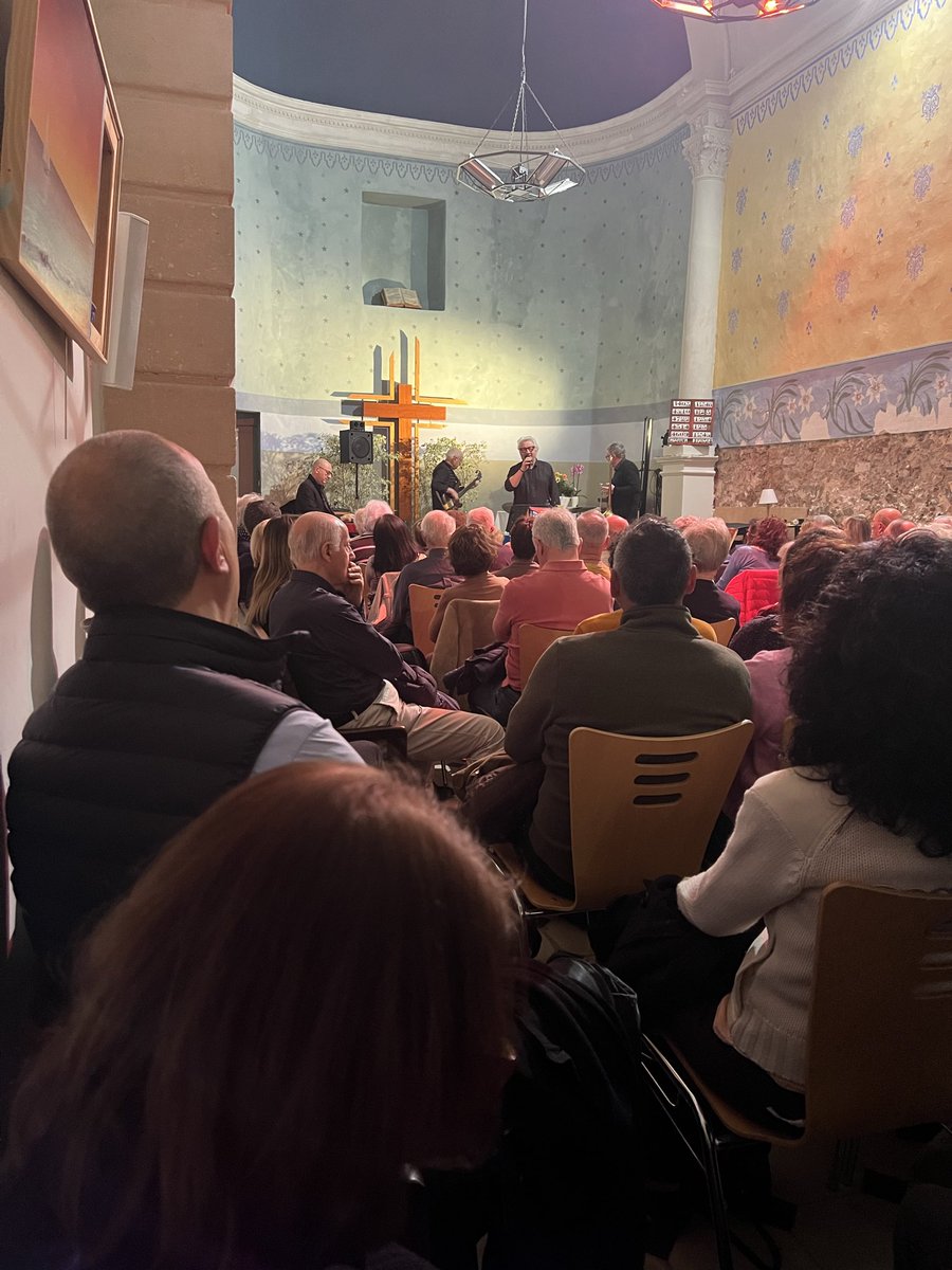 🎷✨ Le fameux quintet de Jacques Boulan nous offre un magnifique moment de jazz, dans le cadre authentique et plein de charme de la chapelle des Minimes à La Ciotat.

Un grand bravo aux bénévoles de l’association ciotadenne Artessimo « Jazz sur la baie »