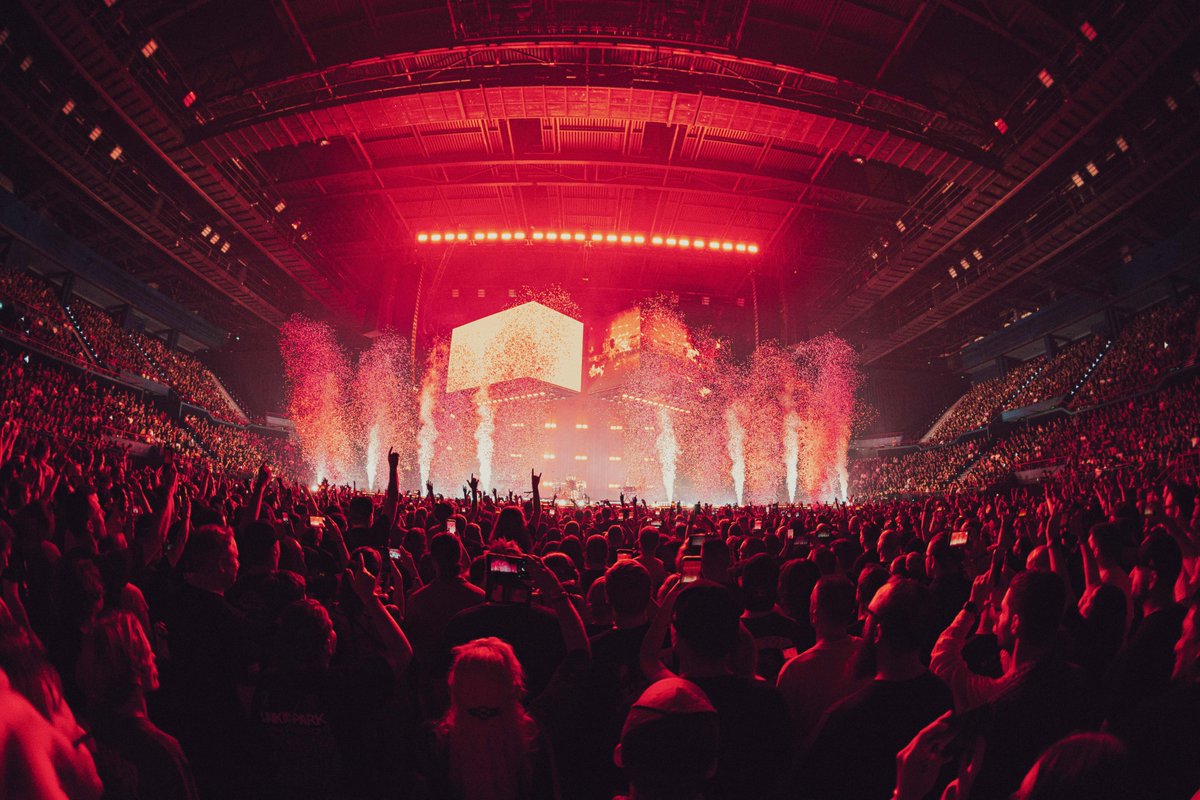 Brisbane Entertainment Centre. Brisbane, Australia. March 5th - Night 2.