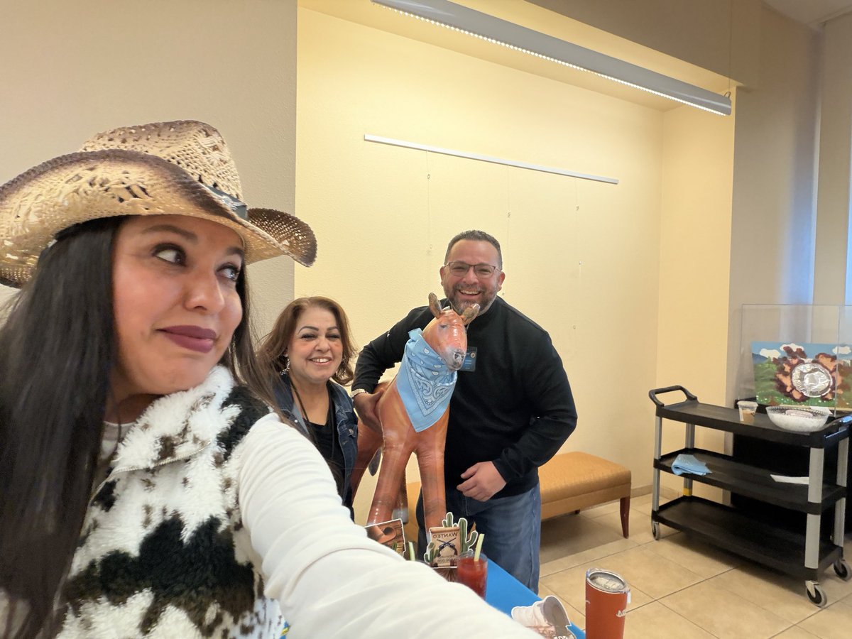 Amanda Martinez tweet media