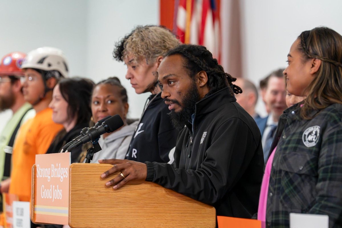 MetroBTC's tweet photo. Thank you, @MassGovernor @MarjorieDecker @MBTA @MassDOT @Massport for standing up for workers. PLA’s don’t just build projects on time and on budget, they also build opportunity and strengthen our community. https://t.co/uWzwHh7k09
