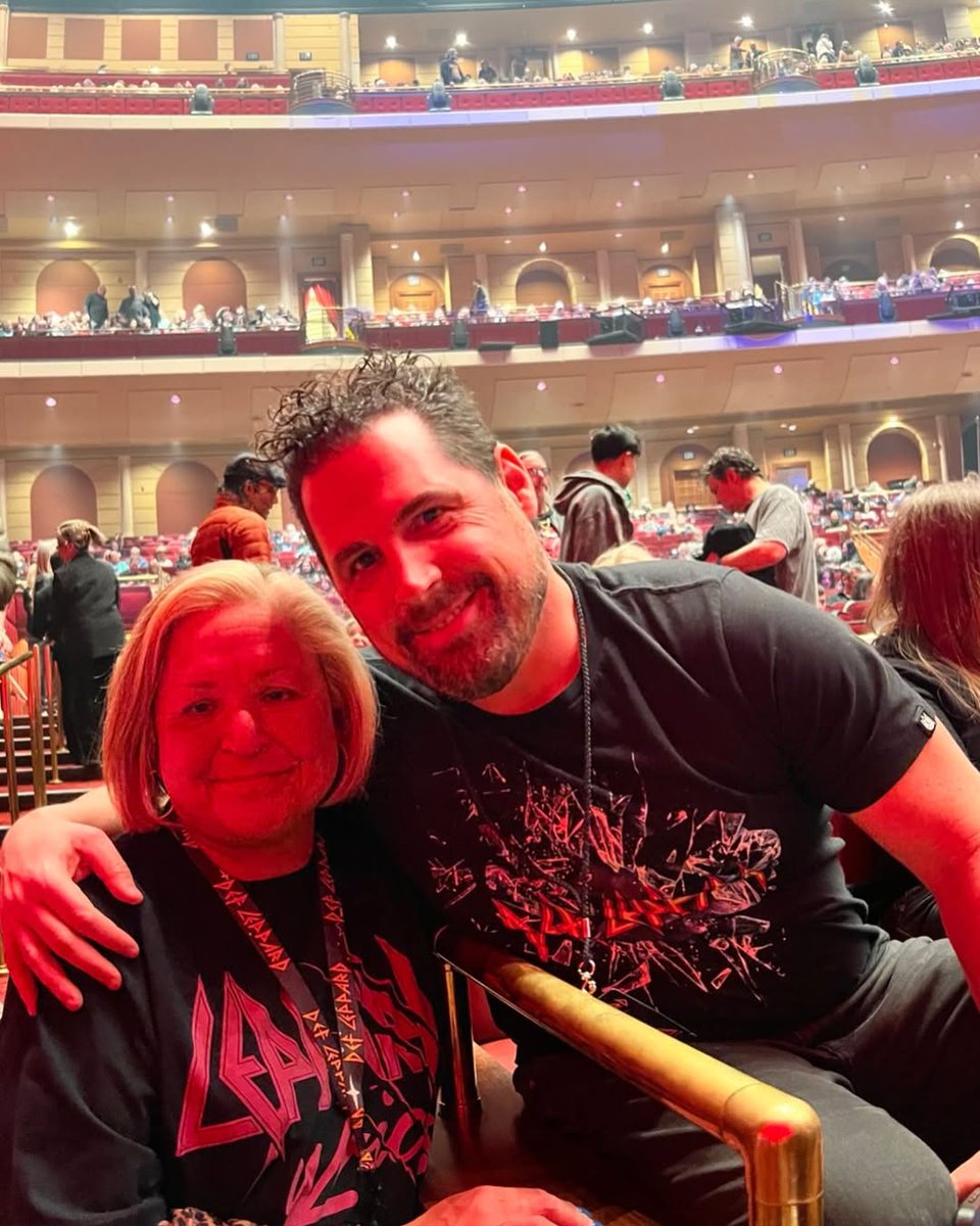 Def Leppard tweet media