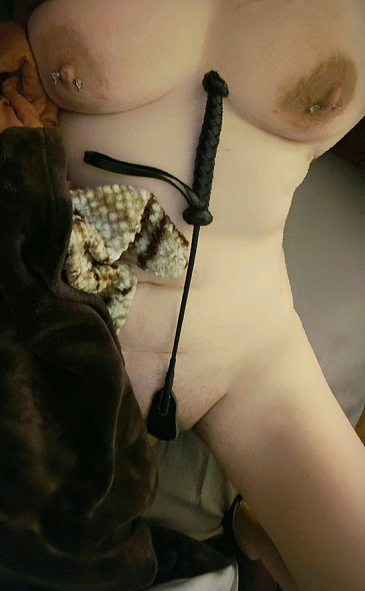 Curvy40s tweet media