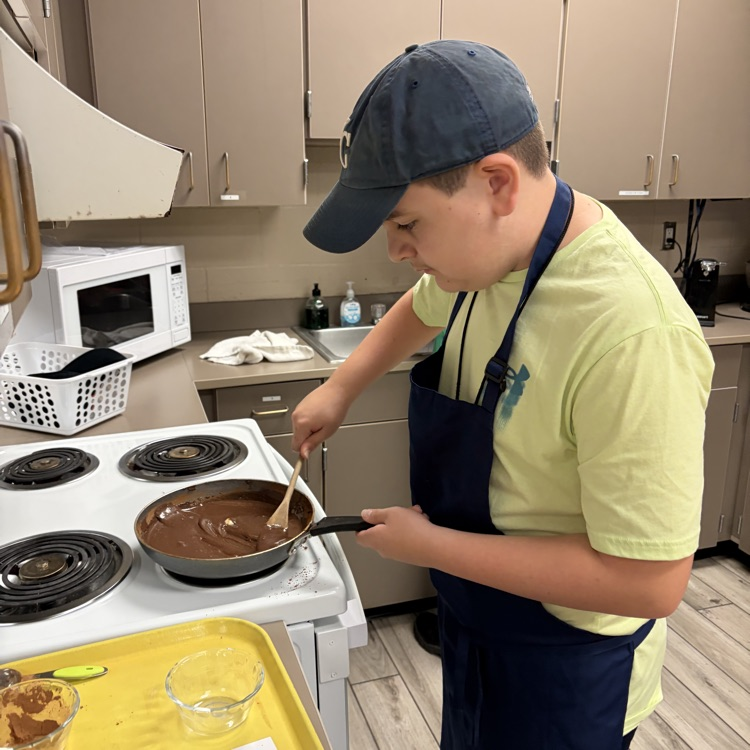 HumbleISD_CMS's tweet image. Culinary students took their taste buds to Brazil today making Brigadeiros! 🇧🇷🍫 These rich chocolate truffles were rolled, coated, and devoured as students explored global flavors in the kitchen. Sweet success! #TheColtWay