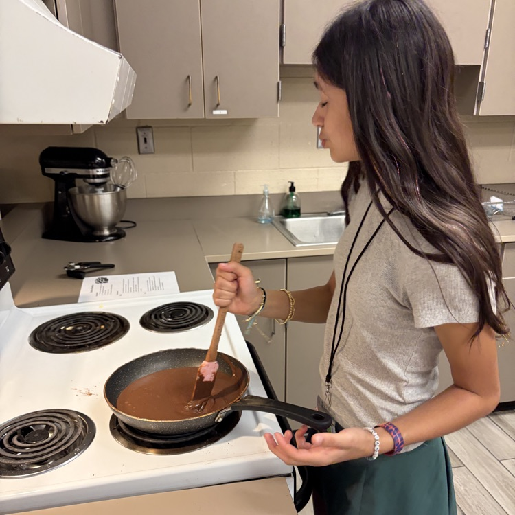 HumbleISD_CMS's tweet image. Culinary students took their taste buds to Brazil today making Brigadeiros! 🇧🇷🍫 These rich chocolate truffles were rolled, coated, and devoured as students explored global flavors in the kitchen. Sweet success! #TheColtWay