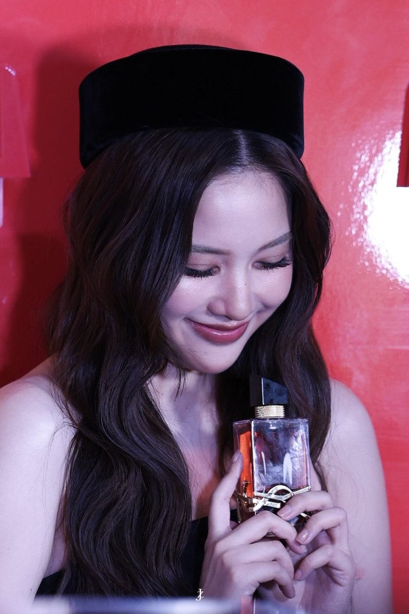 J617Z's tweet photo. [260304] SAROCHA Freen

YSL LIBRE BERRY EVENT 

#srchafreen 
SAROCHA YSL LIBRE BERRY EVENT 
#BERRYCRUSH #YSLBEAUTYTH https://t.co/vG2XgnImI5