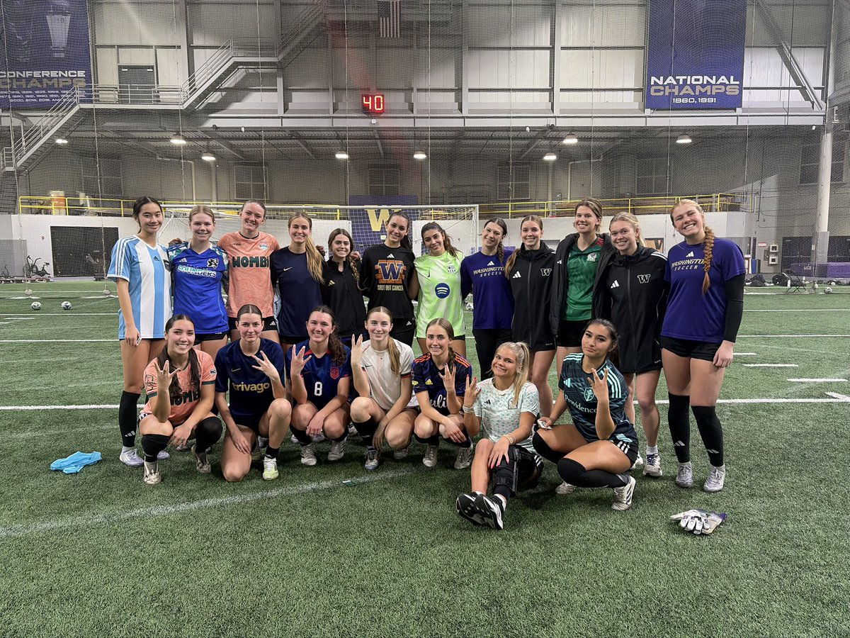 Nicole Van Dyke tweet media