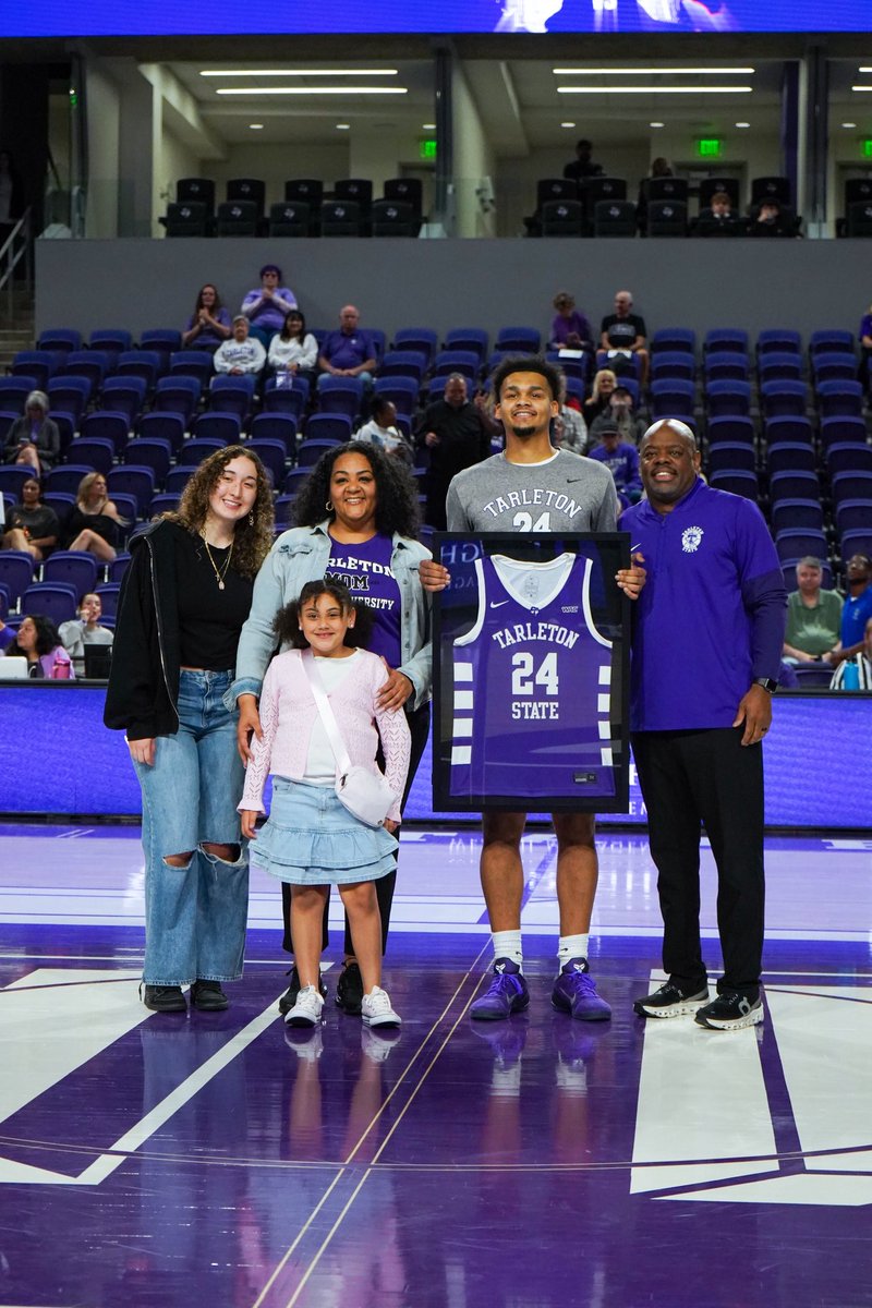 TarletonMBB's tweet photo. So proud to celebrate our seniors last night in their final home game in the EECU Center https://t.co/pYwIlY2FYb