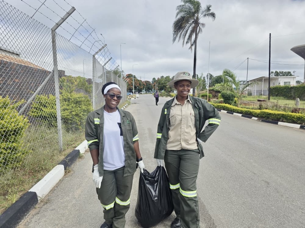 caaz_online's tweet photo. #NationalCleanUpCampaign
#FirstFridayOfMarch
#ZimBho
Today, Robert Gabriel Mugabe International Airport stakeholders took part in the National Clean Up Campaign, reaffirming our commitment to environmental stewardship – #MyEnvironmentMyPride is a promise we keep.
@AIMOAZ1 @ATCAZW @MinistryofTID
