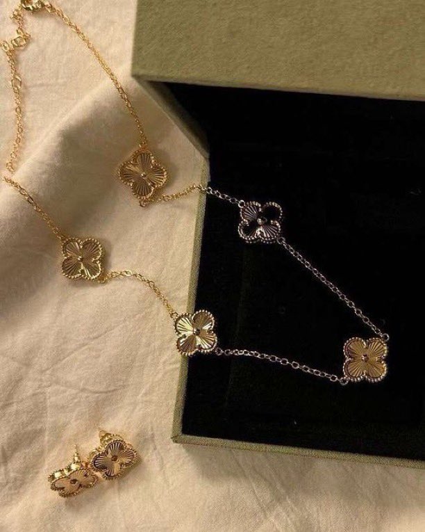 AYLA | FASHION tweet media