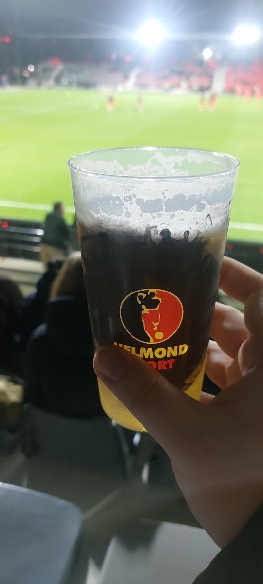 IkHeetBram's tweet photo. Nog 9 finales tot de ontknoping van verloren seizoen nummer 'tig ๐
Come on Helmond ๐ดโซ๏ธ
#heltop https://t.co/RCJWpOS2tk