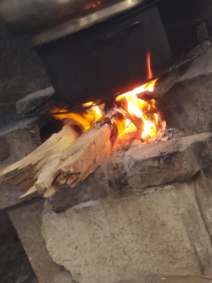 hamadadader's tweet photo. "Life here in Gaza is very difficult, and one of the biggest difficulties we face is lighting a fire. It has become very hard, and we hope you can help us as soon as possible." https://t.co/RYbSjjqXad