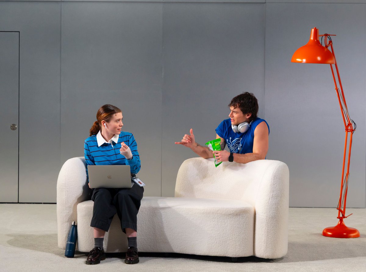 6 second review tweet media