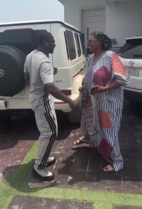 The fruit of labour is sweet.💯🌹💝
If your parents took good care of you while growing up,

as a parent try your best to also take good care of your children.

And to the children:
Stop saying you don’t owe your parents anything.

That statement is not good.