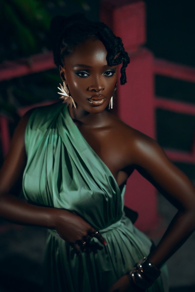 YOUR FAVORITE PHOTOGRAPHER tweet media