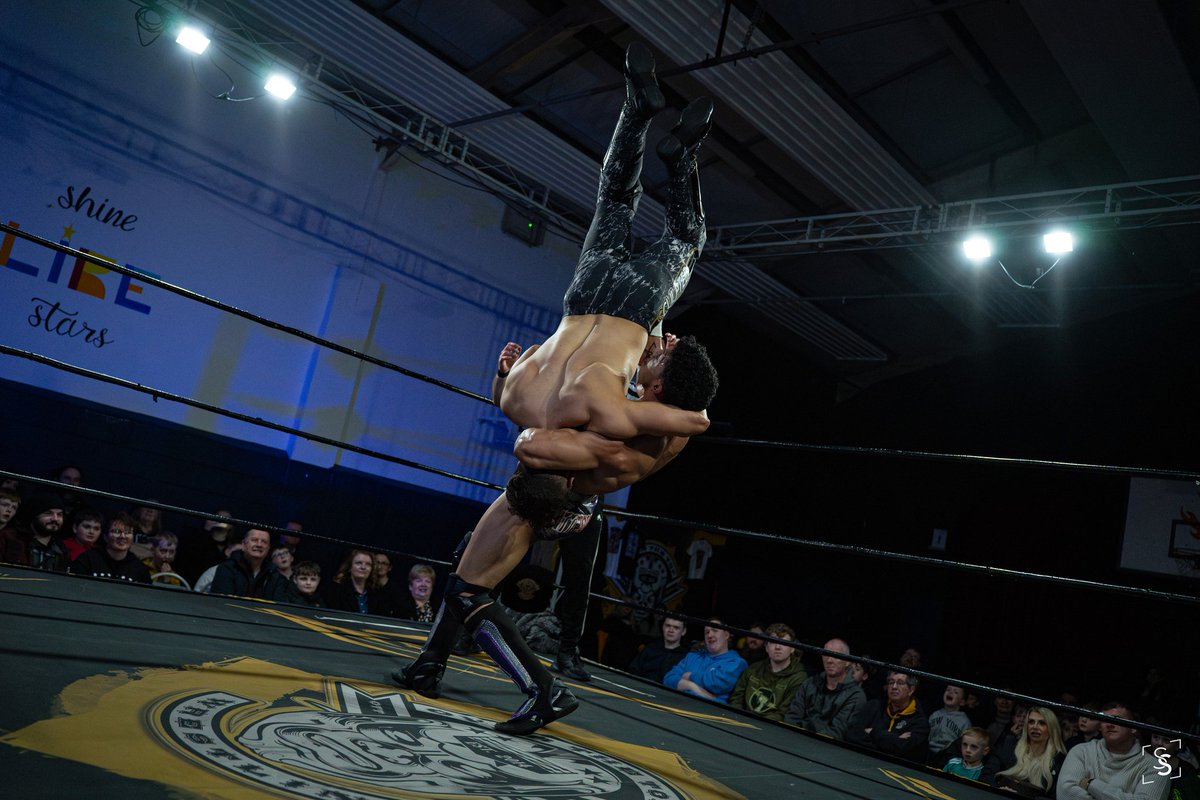 bittersweetj0sh's tweet image. 💪🏽𝐋𝐈𝐊𝐄 𝐀𝐍 𝐀𝐂𝐓𝐈𝐎𝐍 𝐅𝐈𝐆𝐔𝐑𝐄💪🏽

📸: @siuplex 
📍OTT: Live in Tullamore 2

#BDE #OTT #wrestling #prowrestling #superstar