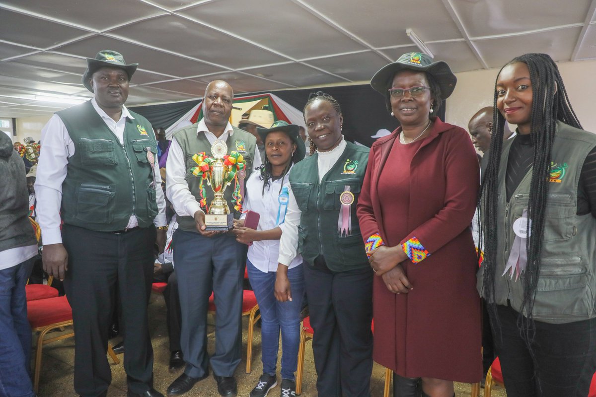 kenya_afa's tweet photo. AFA Scoops Chairman’s Cup as Governor Jonathan Bii Visits Authority’s Stand at the Eldoret ASK Show

The Agriculture and Food Authority (AFA) received the highest recognition at the Eldoret ASK Show after winning the prestigious Chairman’s Cup, underscoring the Authority’s https://t.co/ujNnG9rSeC