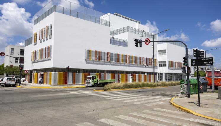 La Ciudad presentó la primera escuela estatal BiTech
La nueva Escuela Estación Buenos Aires combina educación bilingüe, tecnología e inteligencia artificial como ejes centrales del aprendizaje.
👉 buenosaires.gob.ar/gcaba_historic…