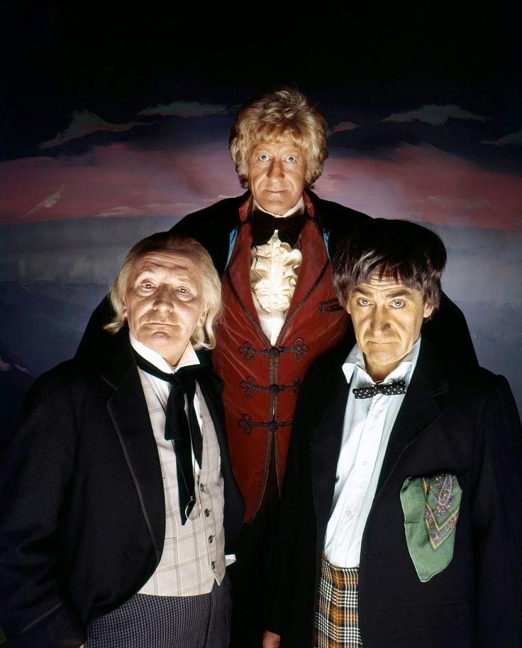thirddoccywho's tweet photo. "Three versions of myself in the same timeline? This isn't good" https://t.co/KUW7oeeEiK
