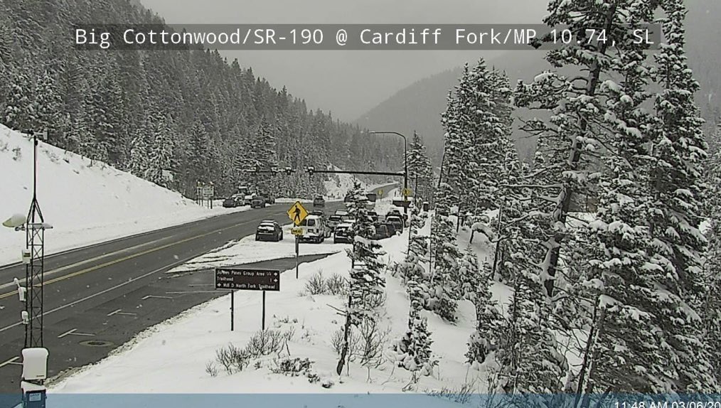 UDOTcottonwoods's tweet photo. 👋SR-190 ROAD CONDITIONS
Lower-mid: wet
Upper: slush

🚨Traction devices are REQUIRED

‼️Crews are out: slow down and travel with caution to @SolitudeMTN @BrightonResort https://t.co/eXS9Ck41UQ