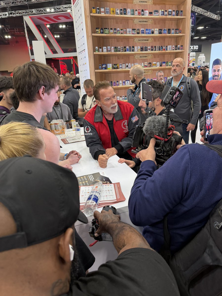 𝘽𝙤𝙗𝙗𝙮 𝙅𝙤𝙝𝙣𝙨𝙤𝙣 𝙄𝙄𝙄 tweet media