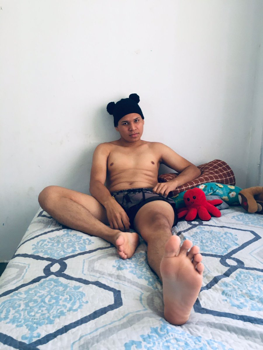 Chulitopito26's tweet photo. Que locura es tenerlos siempre bonitos 👣🦶🏻😍 

dale RT 🔄 deja tu ❤️ y 📩 https://t.co/qyY0z95Pai