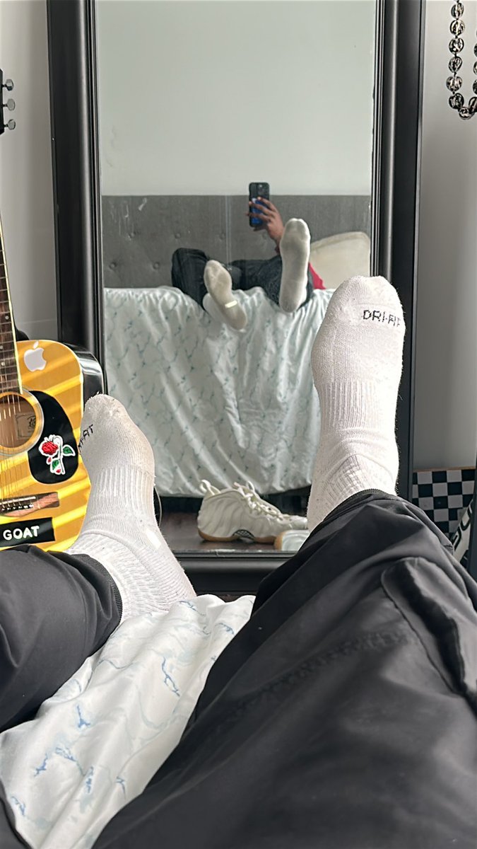 sockfetishinc's tweet photo. It’s Foot Fetish Friday!👣

The best way to celebrate is to show support within our community. Check out these newcomer’s below, all with amazing sock and feet content 🧦🦶🏼
:
@swooshsocks 
@jbur4701 
@nycsocks 
@JrsDen 

#footfetish #malefeet #whitesocks #footfetishfriday #sockfetishnation