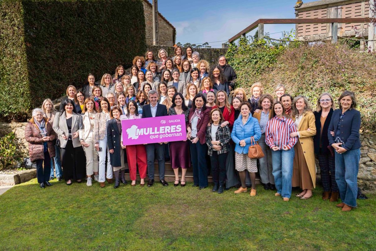 AlfonsoRuedaGal's tweet photo. No PPdeG a igualdade non é un lema: practícase todos os días. Somos o partido con máis alcaldesas de Galicia: 31, e queremos que sexan máis

Un exemplo de mulleres referentes, que gobernan, con experiencia e proxecto para seguir avanzando en igualdade real https://t.co/dw3tmk4FAT