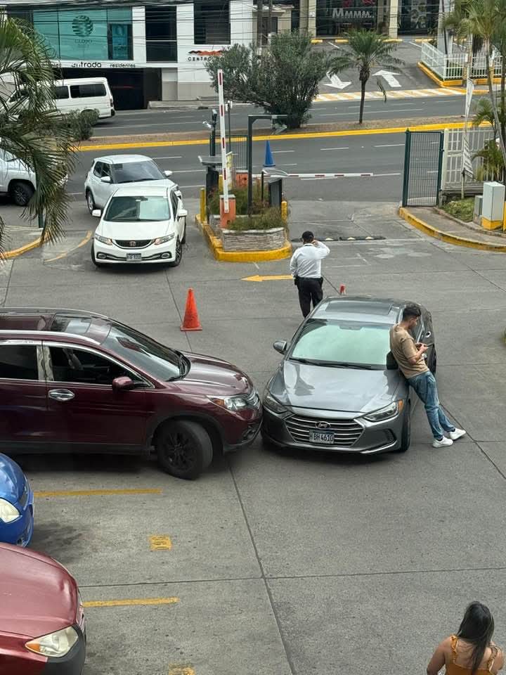 Honduras Out Of Context tweet media