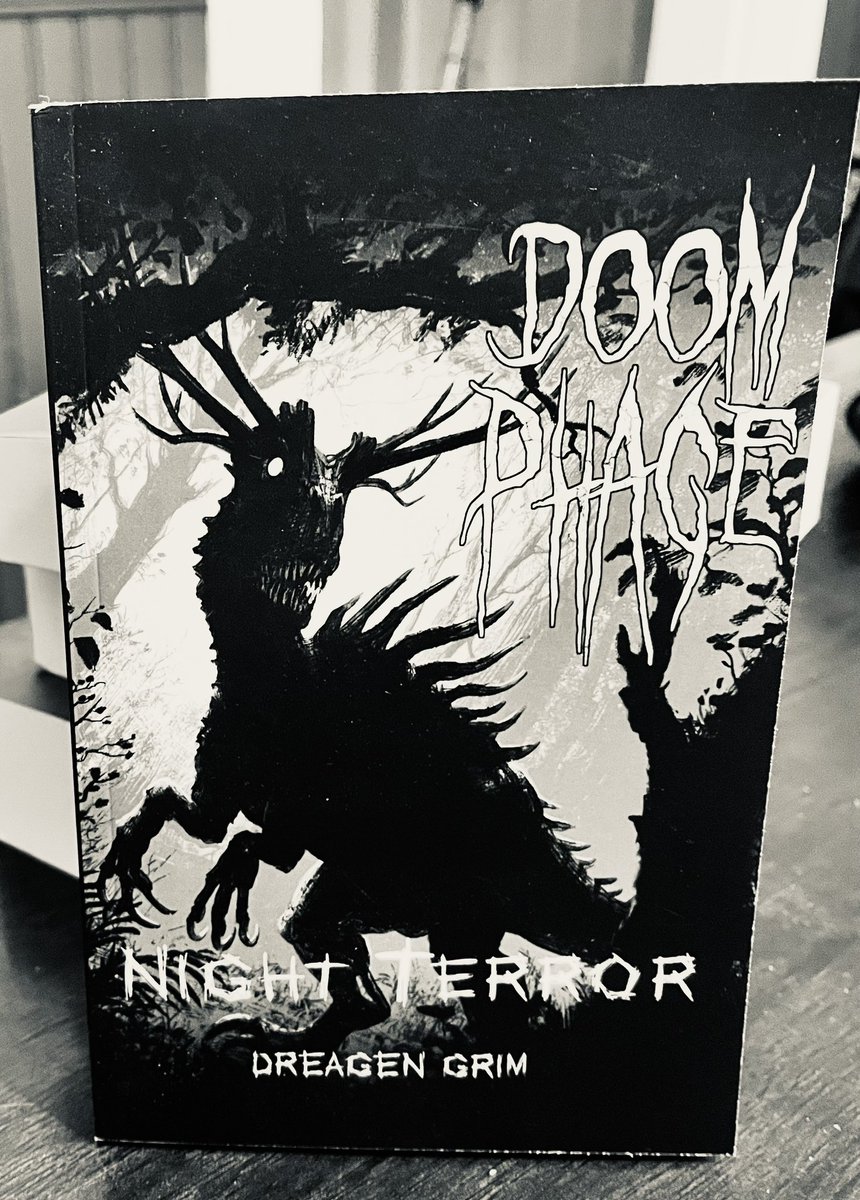 GrimThrall's tweet photo. Beware the forest in Doom Phage: Night Terror. Available in ebook and paperback on Amazon.
https://t.co/z0bv9Yryp1
Cover art by https://t.co/ogbHaGoTWa
#paleohorror #horror #horrorbooks #dinosaurs #horrorcommunity #paleocommunity #90s #90shorror https://t.co/rdwKvC8muK