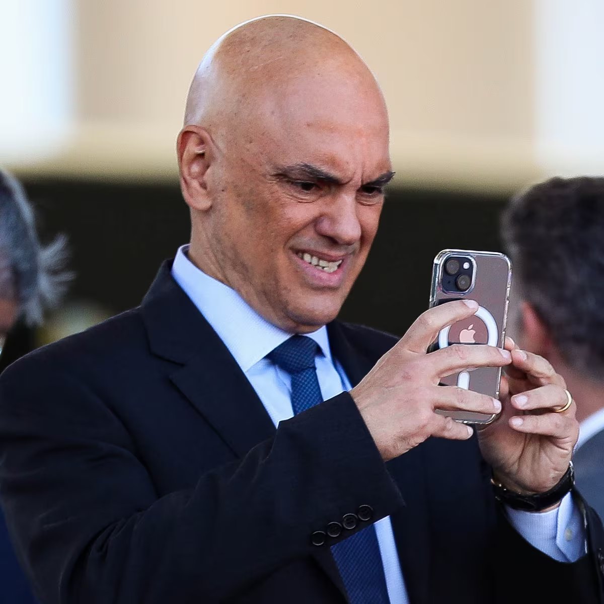 République tweet media