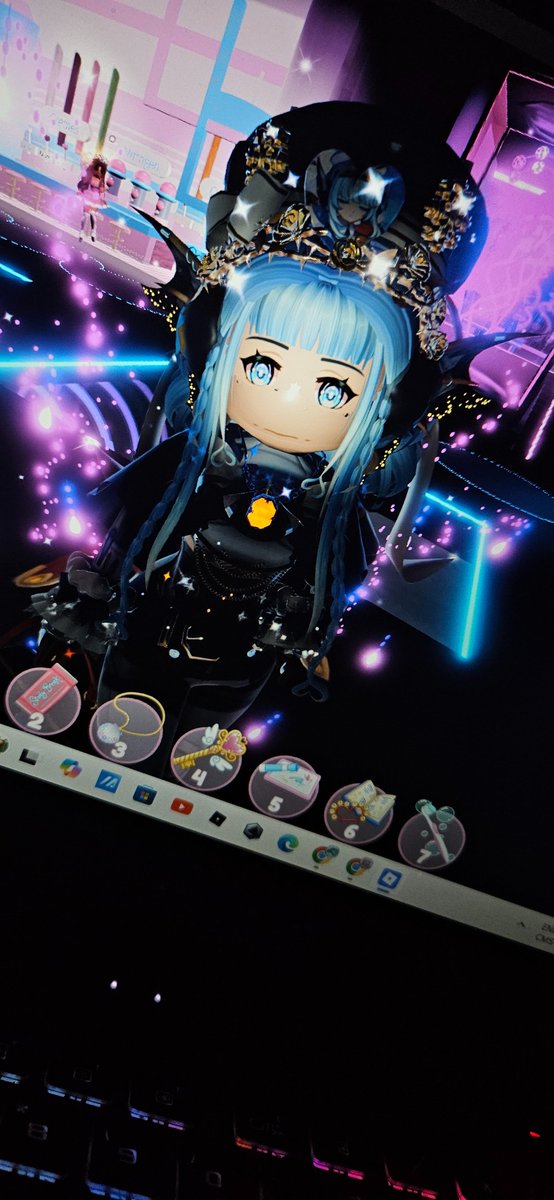 __Ineffa's tweet photo. Wip on a royale high cosplay ive been working on

It was 2 in the morning when I took this photo! Ima continue working on it tonight 

#ineffa #royalehigh #GenshinImpact #genshintwt #rhtwt #roblox https://t.co/pmGMQEvjiF