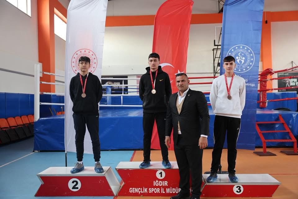 📍 14 Kasım Spor Salonu

2025–2026 Eğitim Öğretim Yılı Okul Sporları kapsamında düzenlenen Gençler A-B Muaythai müsabakaları tamamlandı.

Müsabakalara katılan tüm sporcularımızı tebrik eder, başarılarının devamını dileriz. 🥊🏆