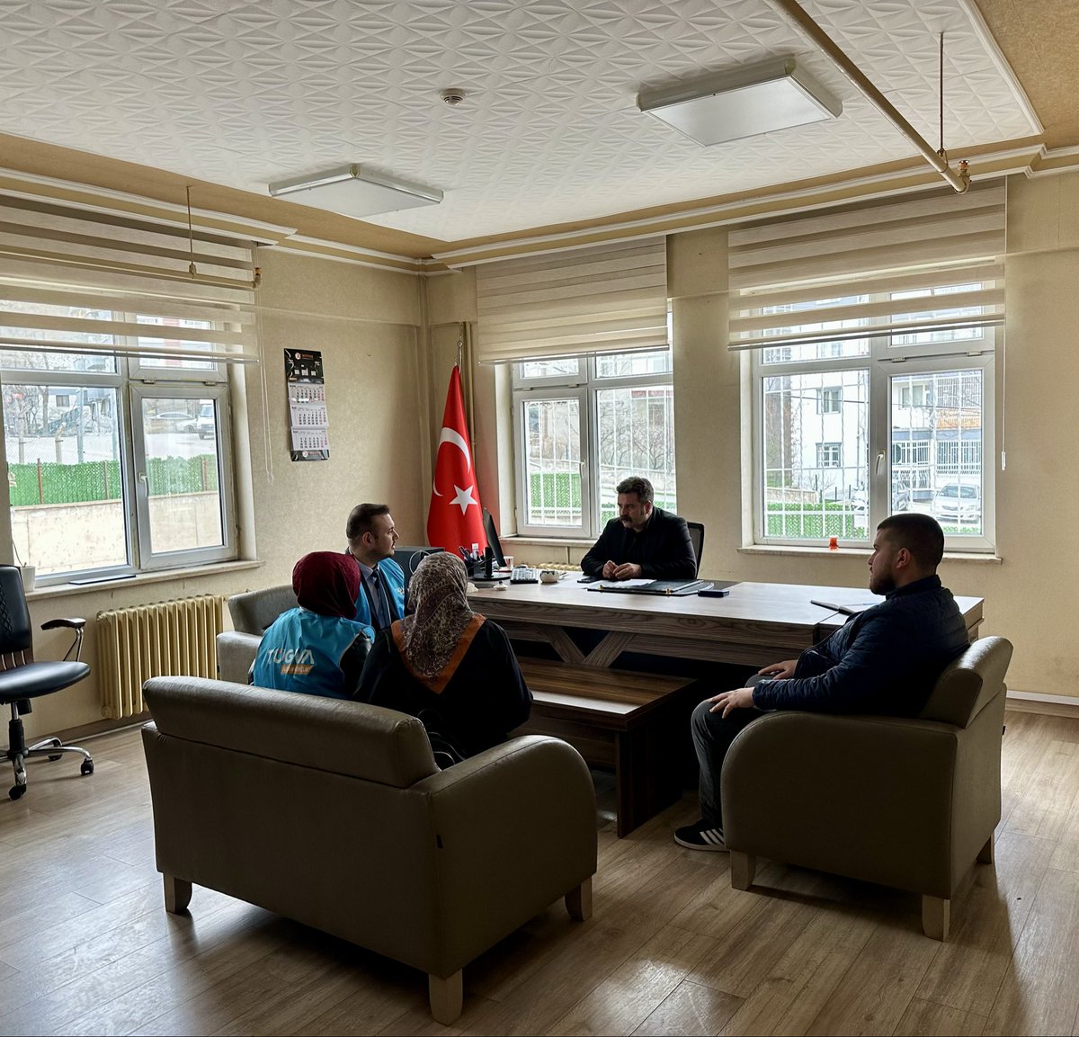 Bugün Dr. Nurettin Beyhan Elbir Ortaokulu ile Ressam İbrahim Çallı Ortaokulu’na ziyarette bulunduk. Ziyaret kapsamında Türkiye gençlik vakfımızın düzenlediği “Kitap Kurdu” yarışması hakkında okul müdürlerimize bilgilendirmelerde bulunduk📚
